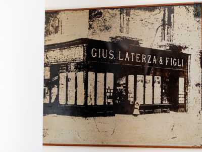 Vito fond� una cartoleria ed ebbe l�idea di intitolare la ditta  "Gius. Laterza & figli"